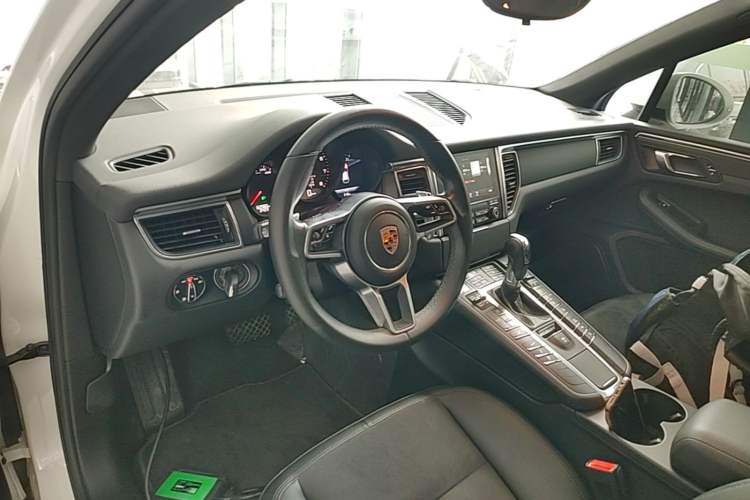 Used Porsche Macan 2017 Macan 2.0T Center Console