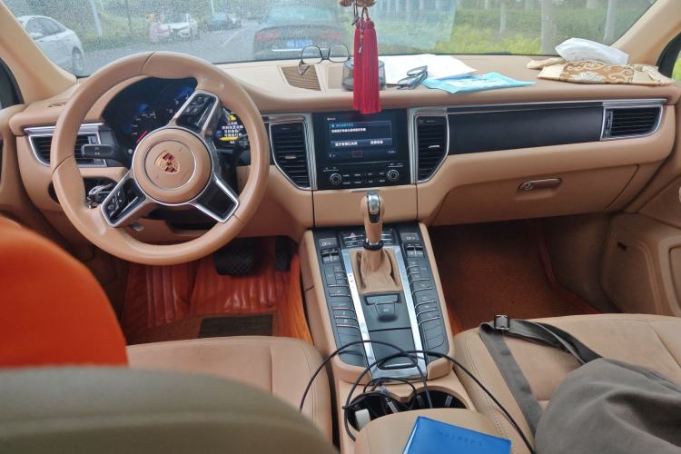 Used Porsche Macan 2017 Macan 2.0T Center Console