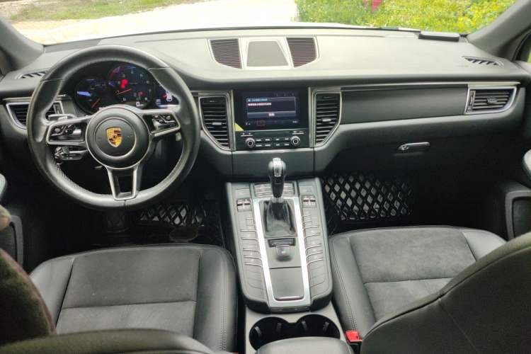 Used Porsche Macan 2017 Macan 2.0T Center Console