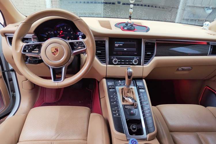Used Porsche Macan 2017 Macan 2.0T Center Console