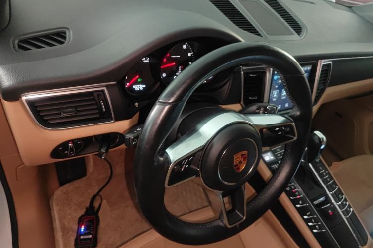 Used Porsche Macan 2017 Macan 2.0T Center Console