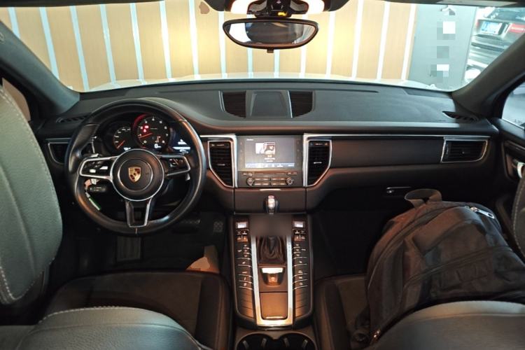 Used Porsche Macan 2017 Macan 2.0T Center Console