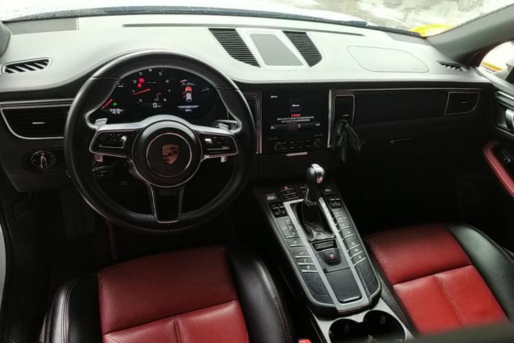 Used Porsche Macan 2017 Macan 2.0T Center Console