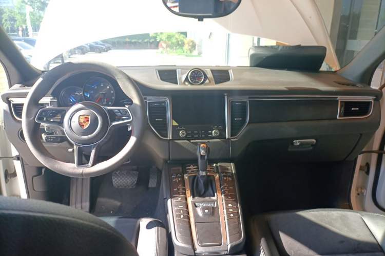 Used Porsche Macan 2017 Macan 2.0T Center Console