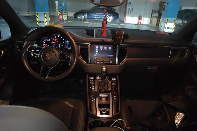 Used Porsche Macan 2017 Macan 2.0T Center Console
