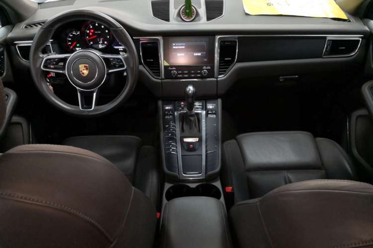 Used Porsche Macan 2017 Macan 2.0T Center Console