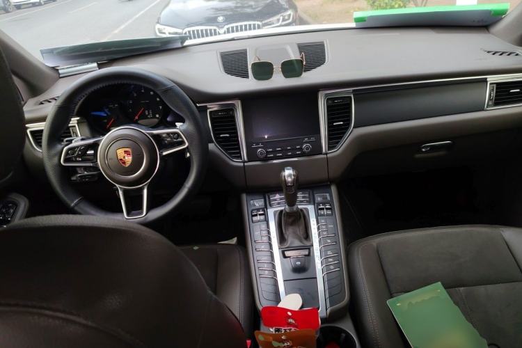 Used Porsche Macan 2017 Macan 2.0T Center Console
