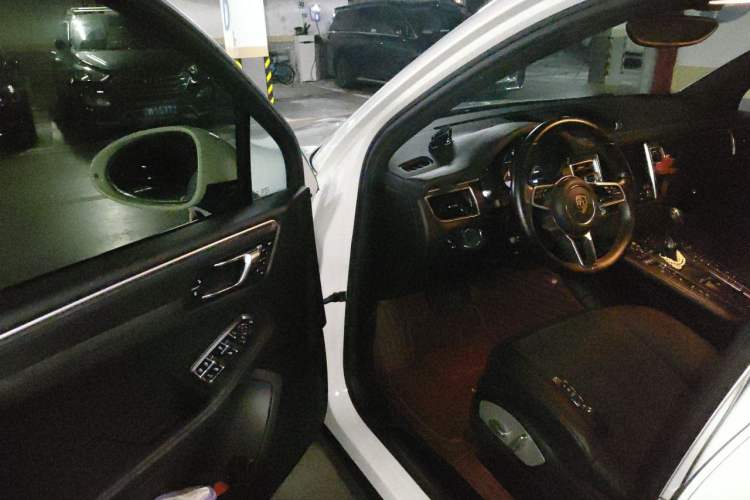Used Porsche Macan 2017 Macan 2.0T Driver Seat
