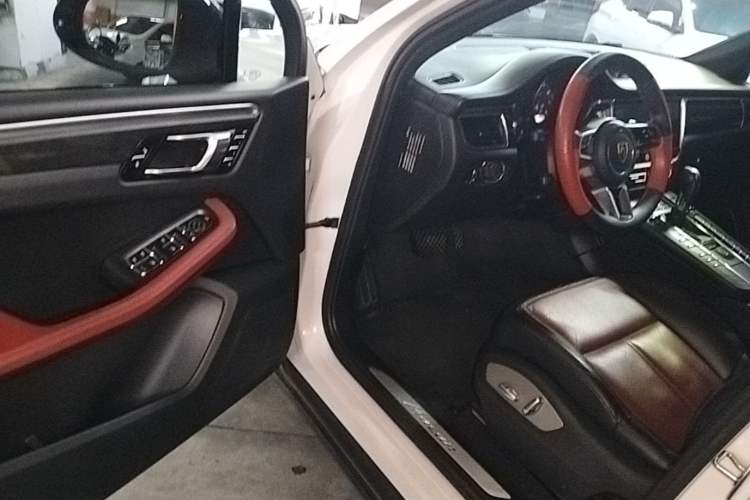 Used Porsche Macan 2017 Macan 2.0T Driver Seat