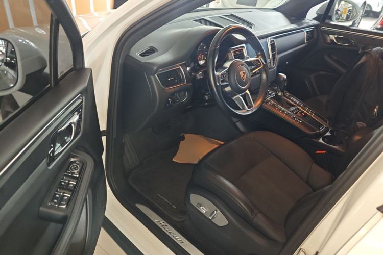 Used Porsche Macan 2017 Macan 2.0T Driver Seat