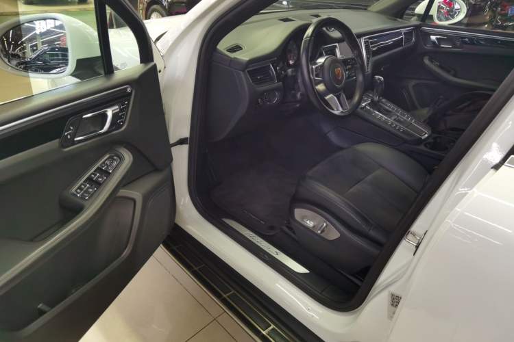 Used Porsche Macan 2017 Macan S 3.0T Driver Seat