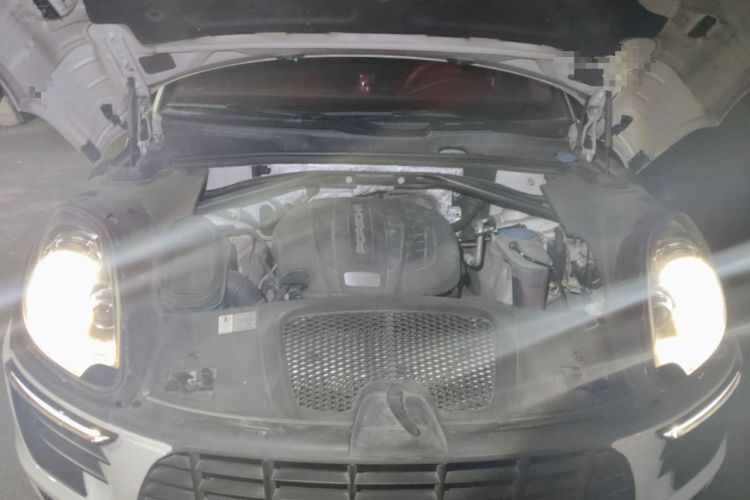 Used Porsche Macan 2017 Macan 2.0T Engine Bay