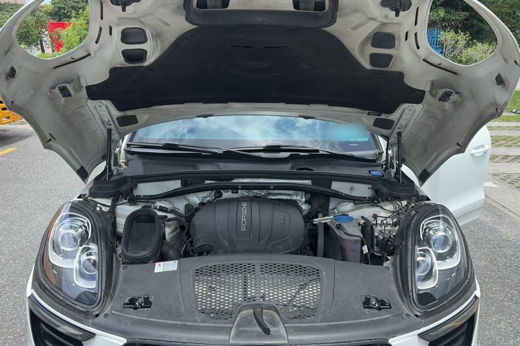 Used Porsche Macan 2017 Macan 2.0T Engine Bay