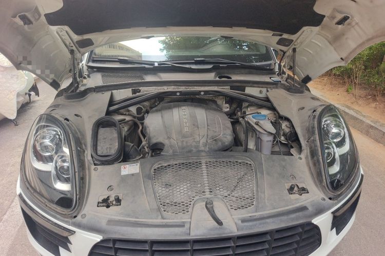 Used Porsche Macan 2017 Macan 2.0T Engine Bay