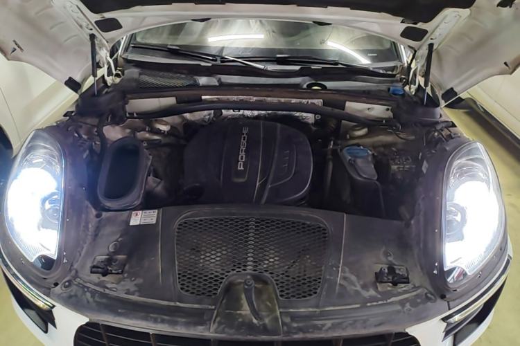 Used Porsche Macan 2017 Macan 2.0T Engine Bay