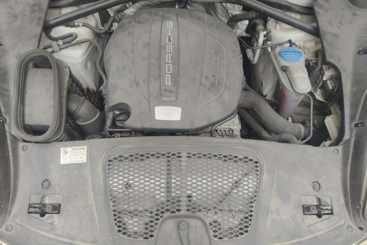 Used Porsche Macan 2017 Macan 2.0T Engine Bay