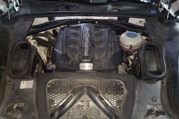 Used Porsche Macan 2017 Macan S 3.0T Engine Bay