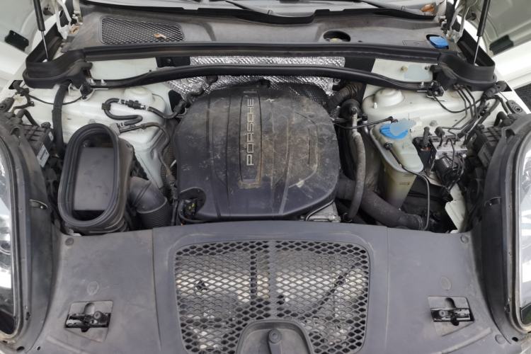 Used Porsche Macan 2017 Macan 2.0T Engine Bay