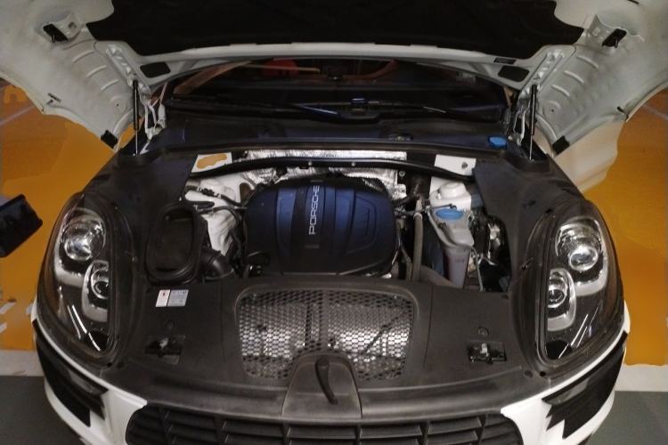 Used Porsche Macan 2017 Macan 2.0T Engine Bay