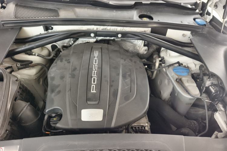 Used Porsche Macan 2017 Macan 2.0T Engine Bay