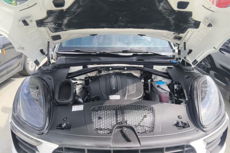 Used Porsche Macan 2017 Macan 2.0T Engine Bay