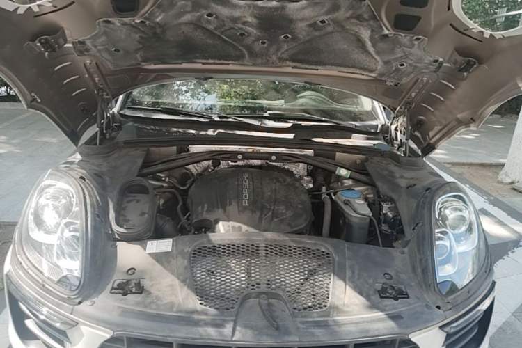 Used Porsche Macan 2017 Macan 2.0T Engine Bay