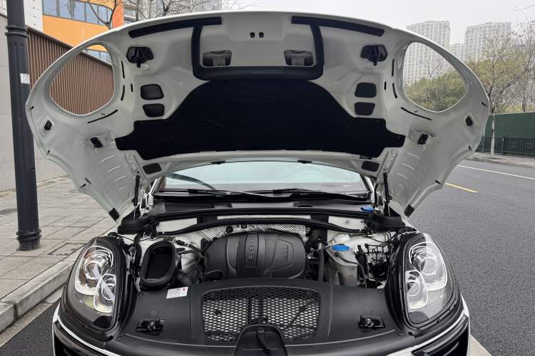 Used Porsche Macan 2017 Macan 2.0T Engine Bay