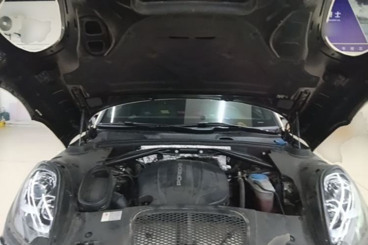 Used Porsche Macan 2017 Macan 2.0T Engine Bay