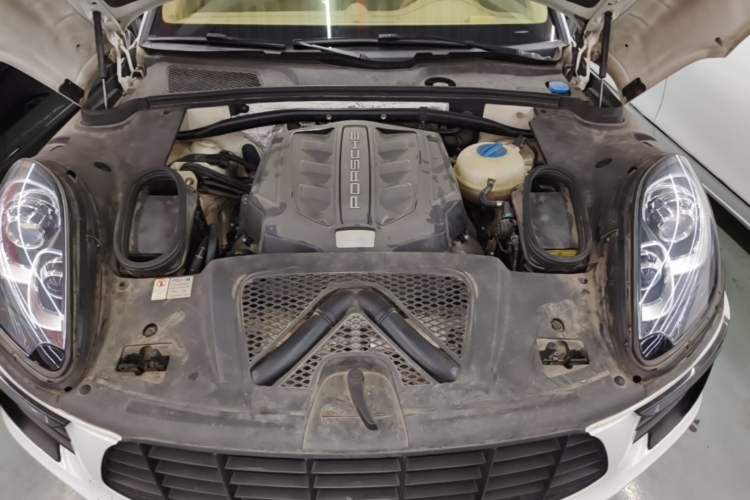 Used Porsche Macan 2017 Macan S 3.0T Engine Bay