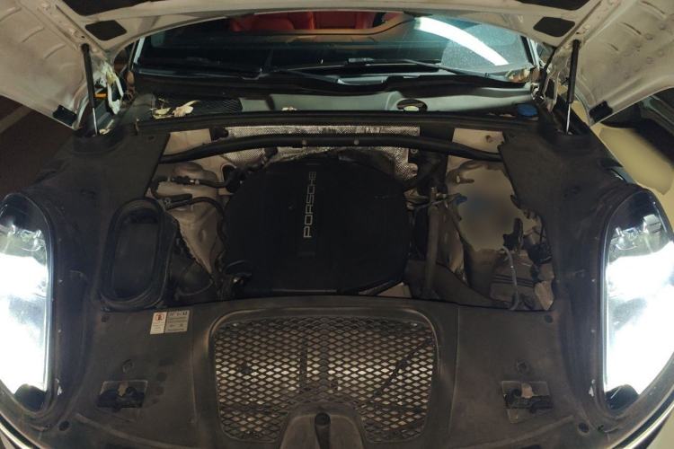 Used Porsche Macan 2017 Macan 2.0T Engine Bay