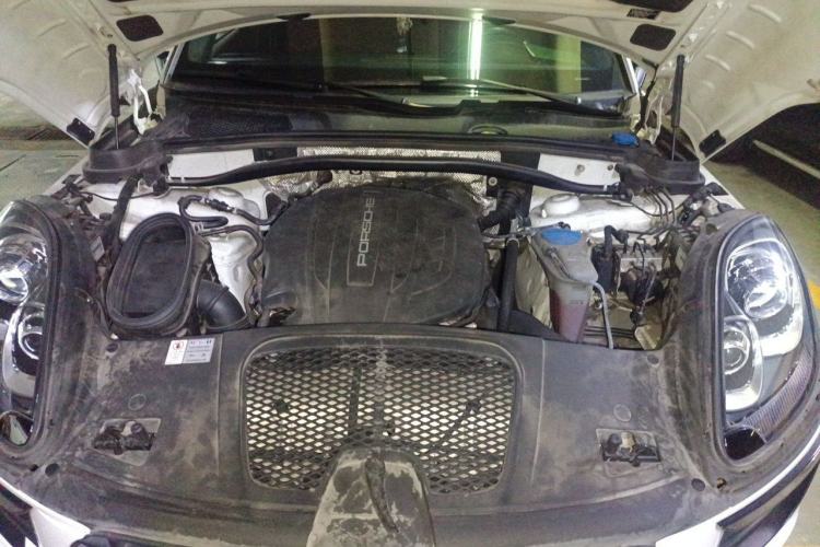 Used Porsche Macan 2017 Macan 2.0T Engine Bay