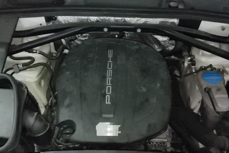 Used Porsche Macan 2017 Macan 2.0T Engine Bay