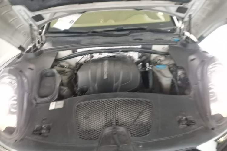 Used Porsche Macan 2017 Macan 2.0T Engine Bay