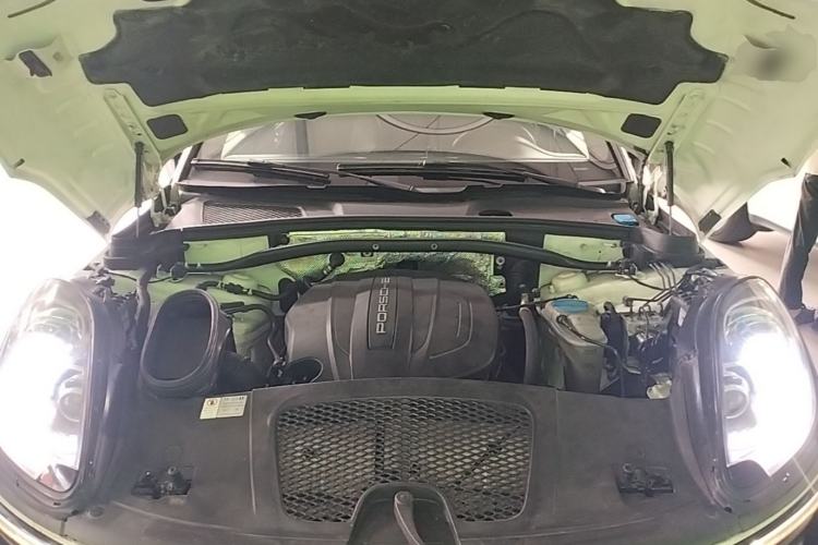Used Porsche Macan 2017 Macan 2.0T Engine Bay