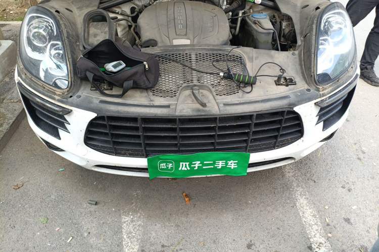 Used Porsche Macan 2017 Macan 2.0T Engine Bay