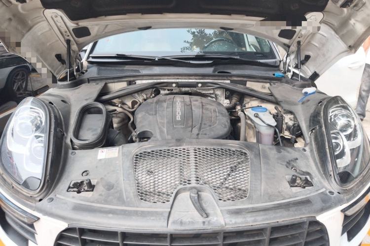 Used Porsche Macan 2017 Macan 2.0T Engine Bay