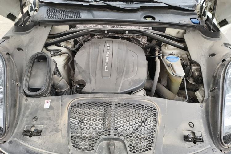 Used Porsche Macan 2017 Macan 2.0T Engine Bay