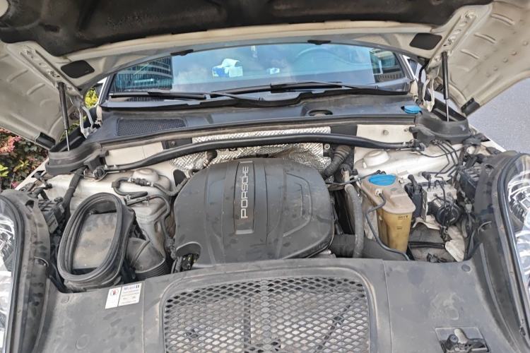 Used Porsche Macan 2017 Macan 2.0T Engine Bay