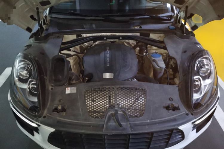 Used Porsche Macan 2017 Macan 2.0T Engine Bay