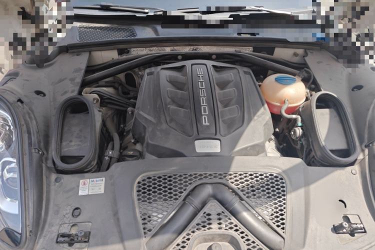 Used Porsche Macan 2017 Macan S 3.0T Engine Bay
