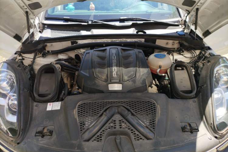Used Porsche Macan 2017 Macan S 3.0T Engine Bay