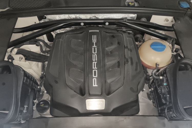 Used Porsche Macan 2017 Macan GTS 3.0T Engine Bay