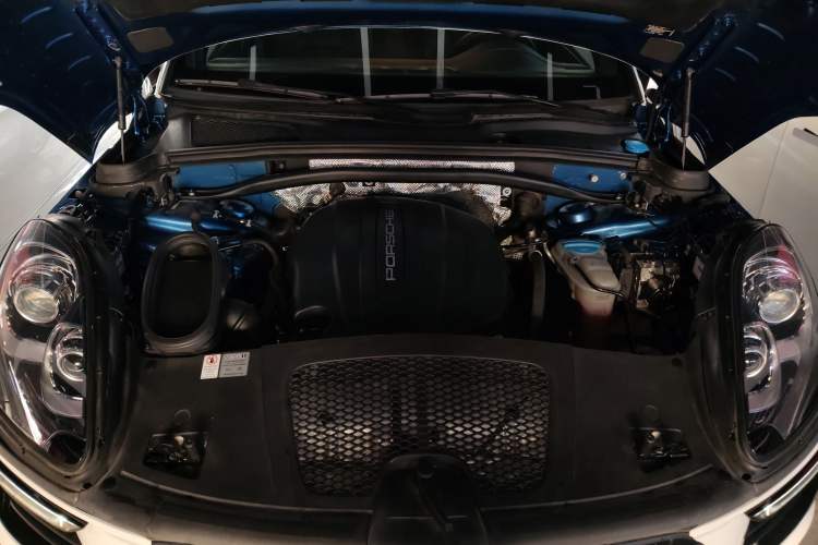 Used Porsche Macan 2017 Macan 2.0T Engine Bay
