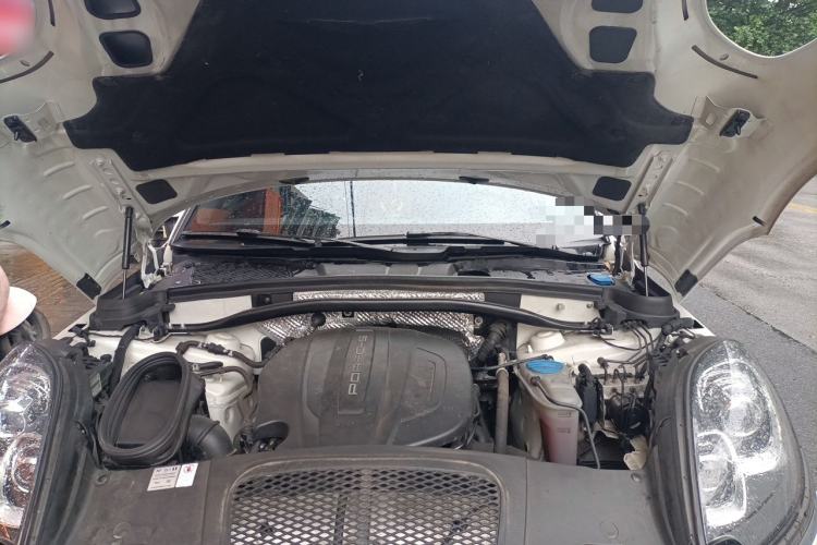 Used Porsche Macan 2017 Macan 2.0T Engine Bay