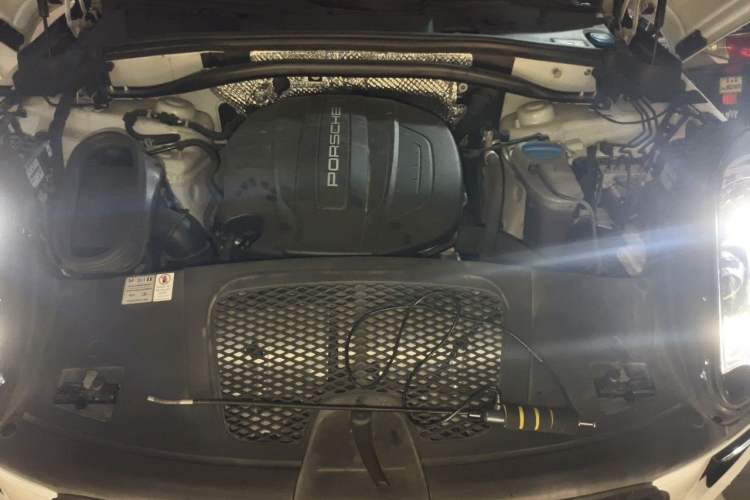Used Porsche Macan 2017 Macan 2.0T Engine Bay
