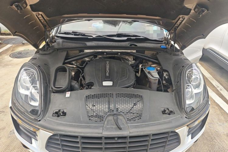 Used Porsche Macan 2017 Macan 2.0T Engine Bay