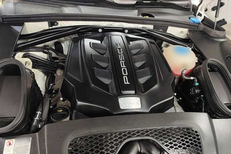 Used Porsche Macan 2017 Macan S 3.0T Engine Bay