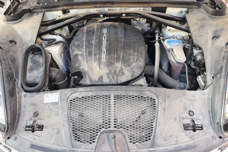 Used Porsche Macan 2017 Macan 2.0T Engine Bay