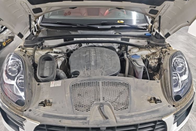 Used Porsche Macan 2017 Macan 2.0T Engine Bay