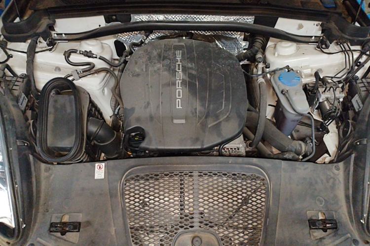 Used Porsche Macan 2017 Macan 2.0T Engine Bay